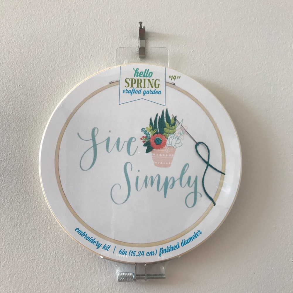 Live Simply Embroidery Kit